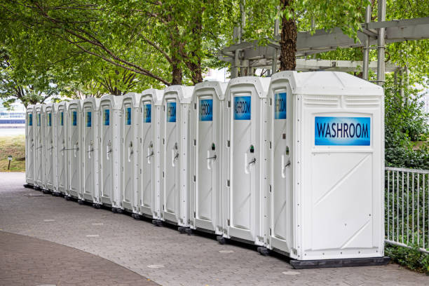 Best Emergency porta potty rental  in Ixonia, WI